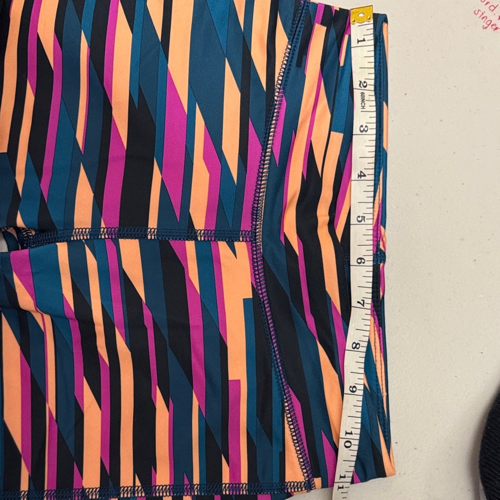 Under Armour Navy and Pink Patterned Leggings kids PRELOVED - Picture 3 of 4